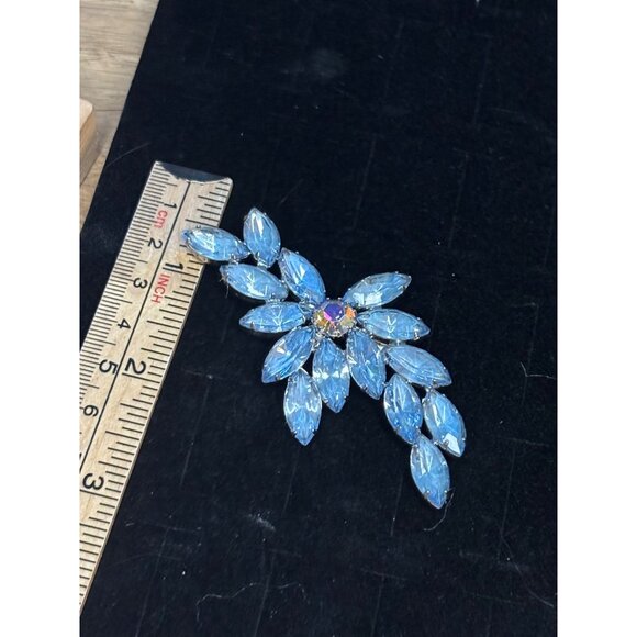 Vintage Rhinestone Brooch Pin With Blue Marquise Stones & Aurora Borealis Center - Picture 7 of 10
